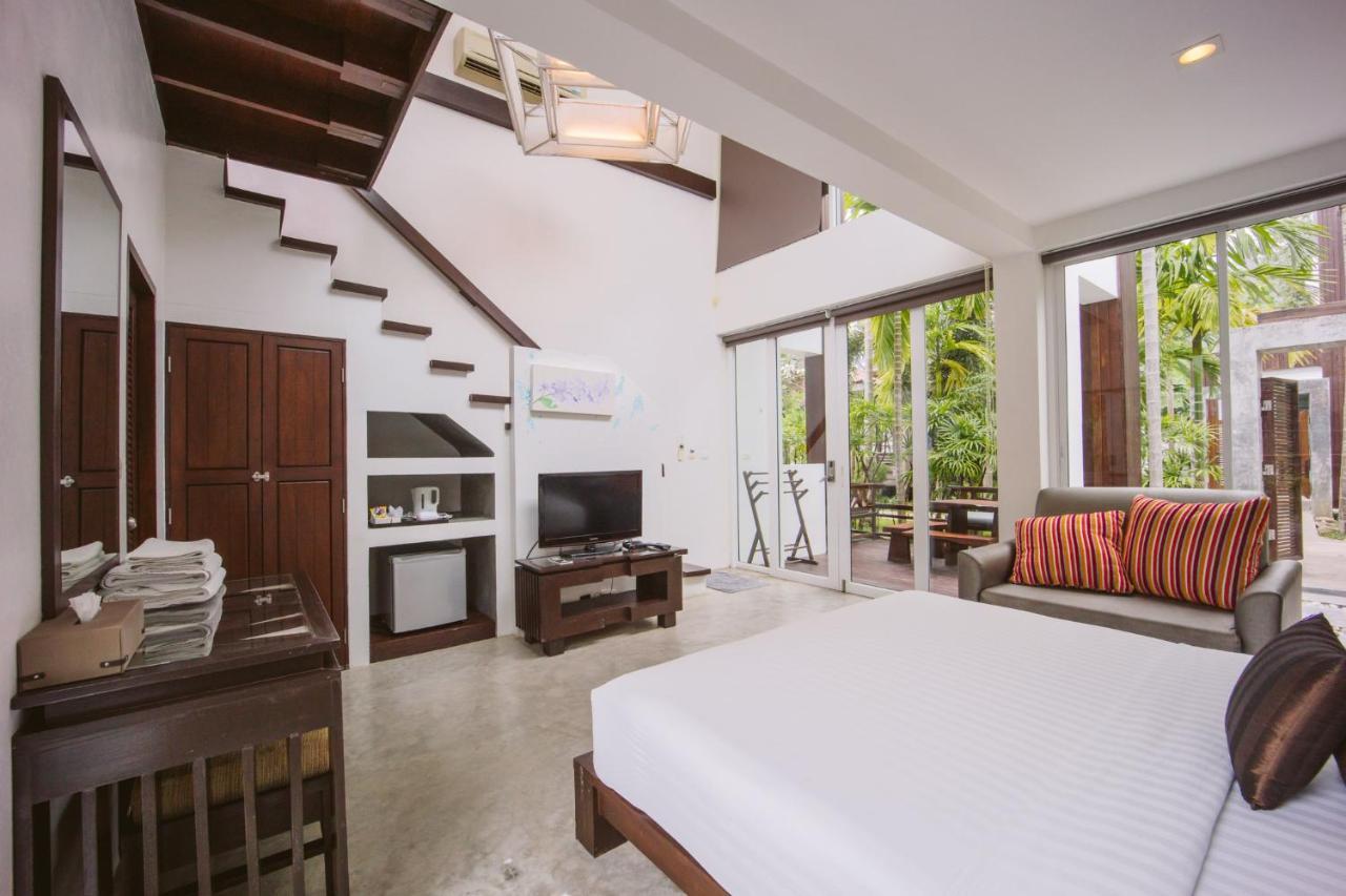 Resor Sairee Hut